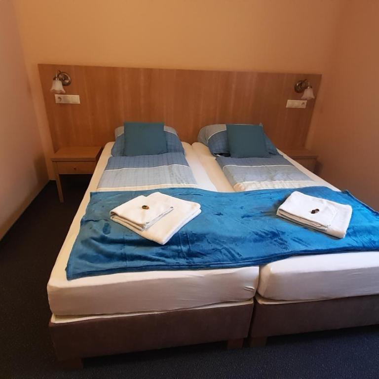 Jasmin Pension Central Location Shared Kitchen Pet Friendly - Doppelzimmer mit eigenem Bad - 10