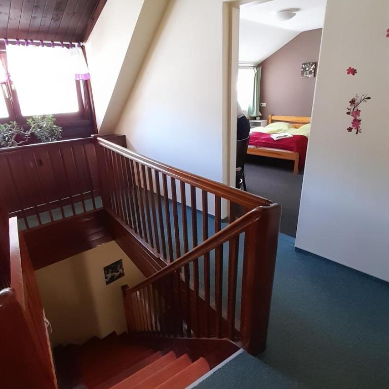 Jasmin Pension Central Location Shared Kitchen Pet Friendly - Familienzimmer mit Gemeinschaftsbad - 4
