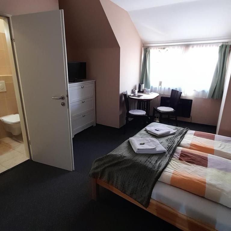 Jasmin Pension Central Location Shared Kitchen Pet Friendly - Doppelzimmer mit eigenem Bad - 15