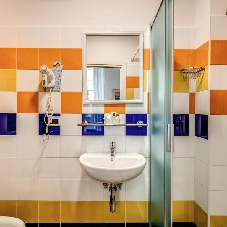 Hotel Nuova Italia - Camera Matrimoniale/Doppia con Letti Singoli - 2