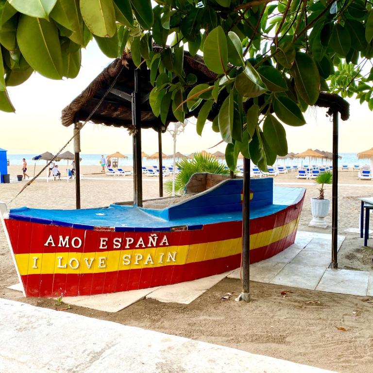 Modern 1 Bedroom Seaside Apartment with Pool - Apartamento de 1 dormitorio - 18