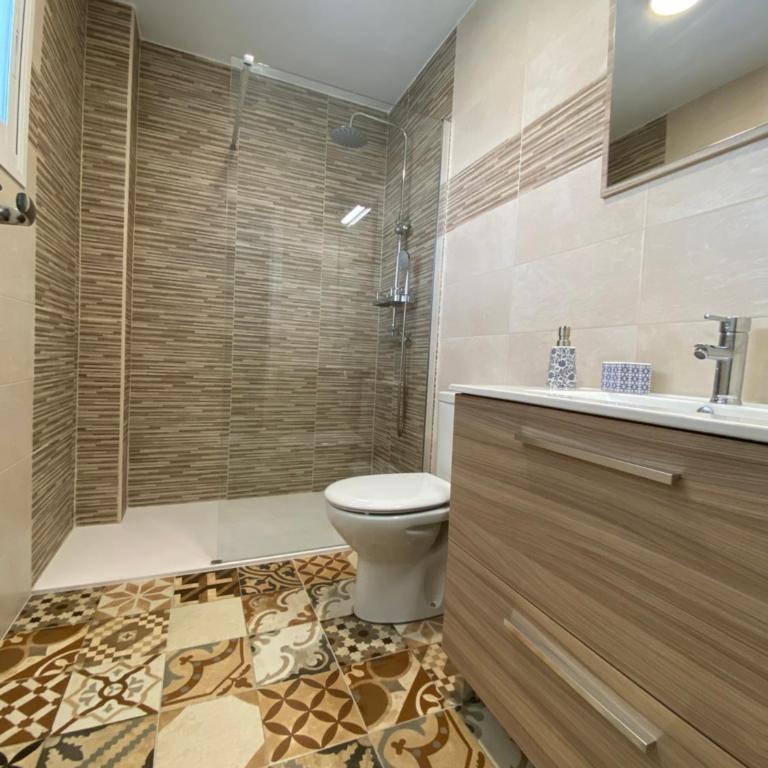 Modern 1 Bedroom Seaside Apartment with Pool - Apartamento de 1 dormitorio - 13