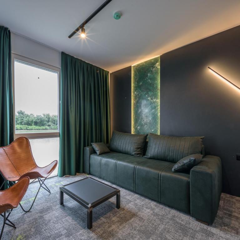 Joy 5 Hotel & SPA - Apartman sa Terasom i Pogledom na Reku - 1