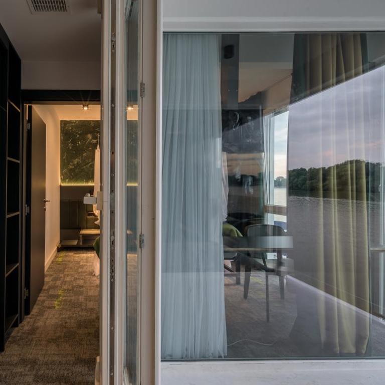 Joy 5 Hotel & SPA - Apartman sa Terasom i Pogledom na Reku - 4