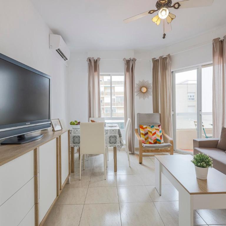 Un respiro en cádiz playa victoria 1 hab y salón con sofa cama - Apartamento de 1 dormitorio - 2