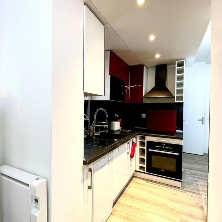 Exceptionnelle maison de ville ✧Cour privée ✧Métro - Appartement 2 Chambres - 11