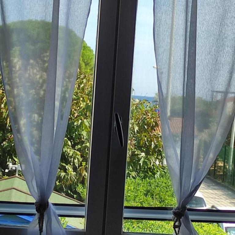 chambres côté plage, aperçu mer, proche aéroport, climatisées et parking gratuit - Chambre Double avec Salle de Bains Commune - 4