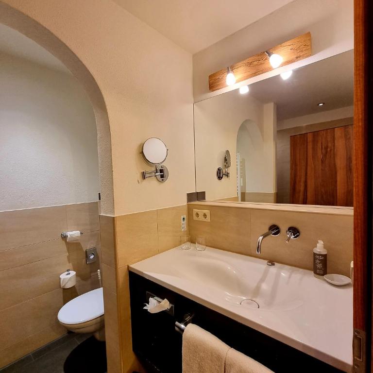 Seehotel Hartung & Ferienappartements - Apartment mit 2 Schlafzimmern und Seeblick - 9