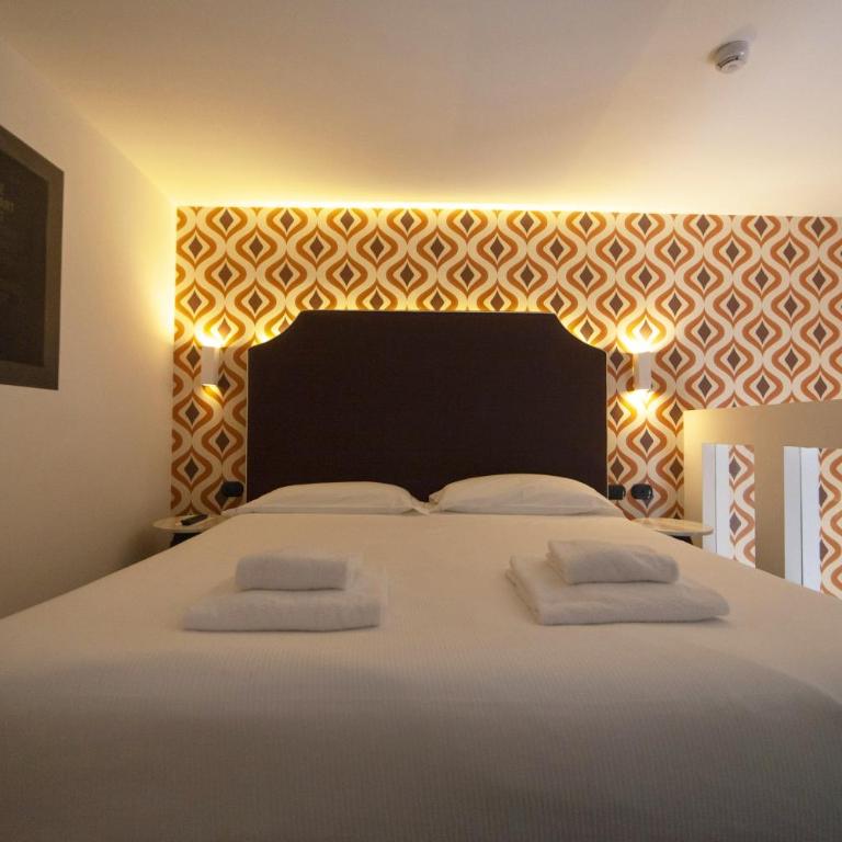 Hotel Al Campanile - Luxury Suites & Apartments - Suite con Vista Lago Parziale - 3