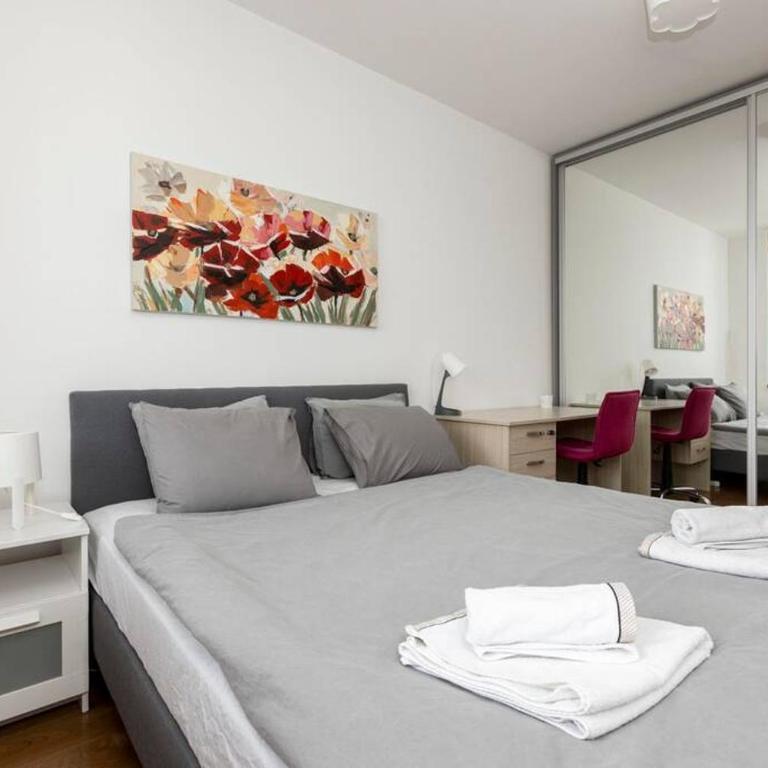 Zemun Luxury - Comfortable, workspace, quiet, free parking, Netflix - One-Bedroom Apartment - 3