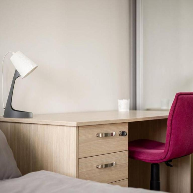 Zemun Luxury - Comfortable, workspace, quiet, free parking, Netflix - One-Bedroom Apartment - 8