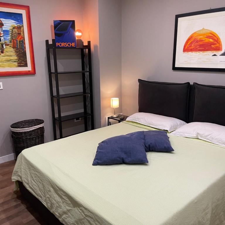 Heloise42 - One-Bedroom Apartment - 11