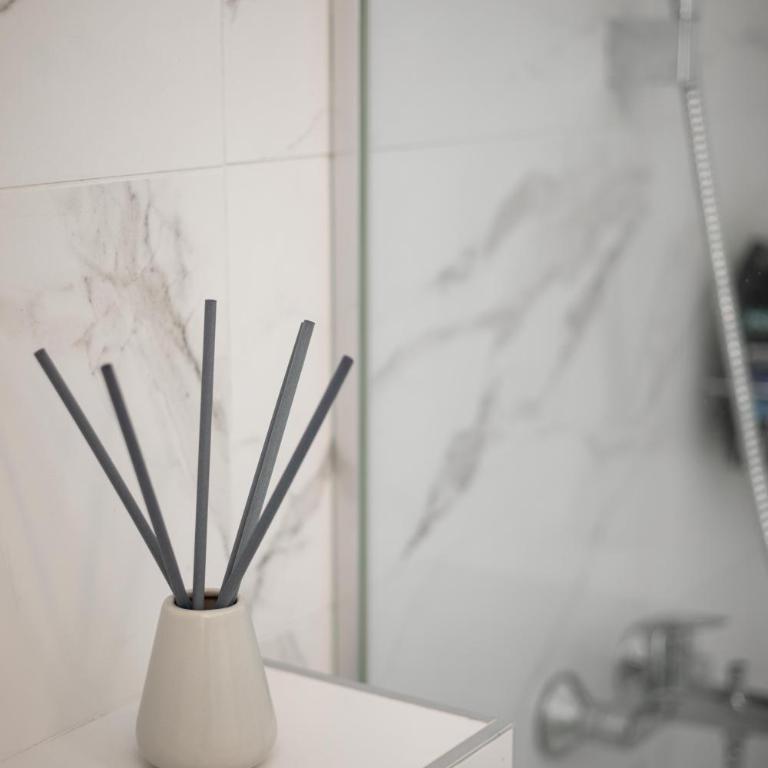 Zemun Luxury - Comfortable, workspace, quiet, free parking, Netflix - One-Bedroom Apartment - 28