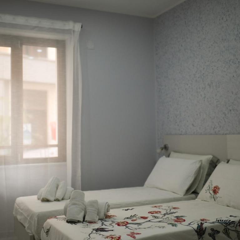 MAGICA B&B - Camera Matrimoniale/Doppia con Letti Singoli con Bagno Privato - 2
