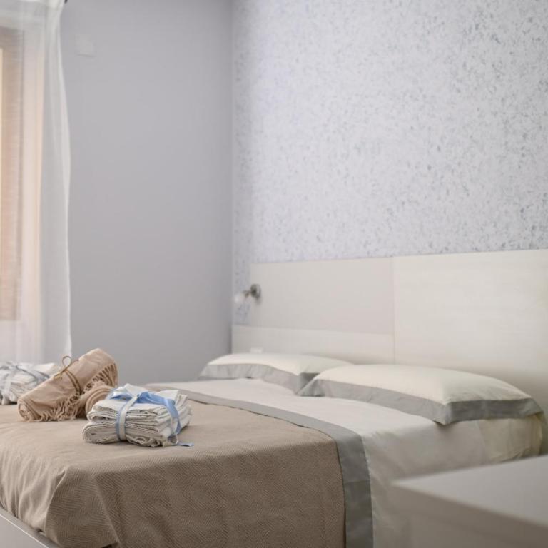 MAGICA B&B - Camera Matrimoniale/Doppia con Letti Singoli con Bagno Privato - 5