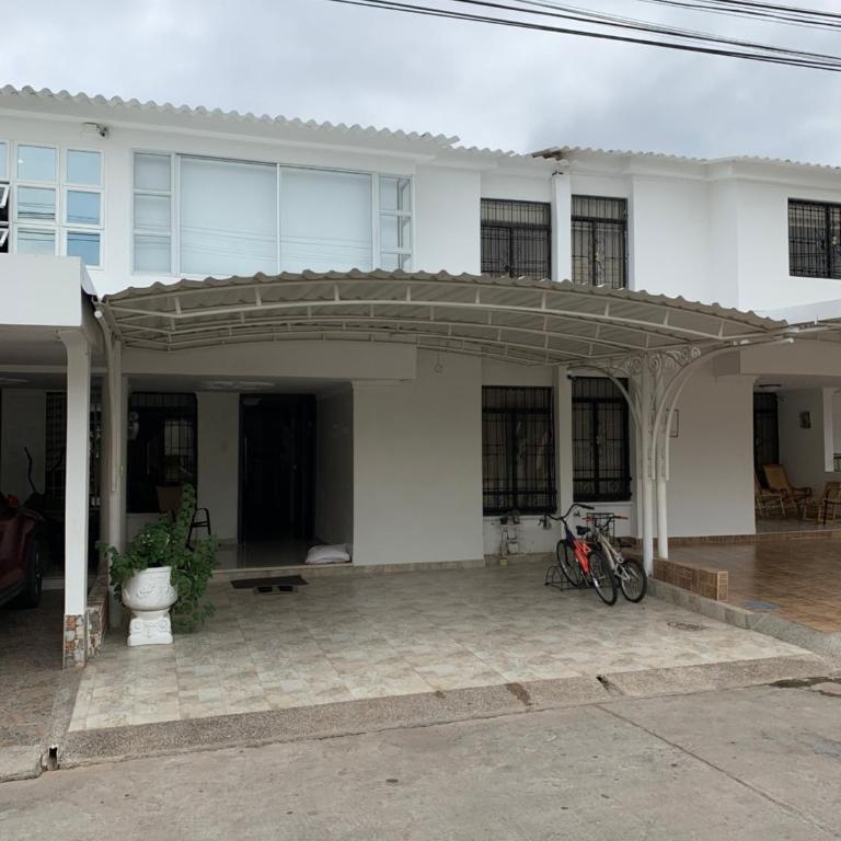 Hostal Lucy - Double Room with Private Bathroom - 12