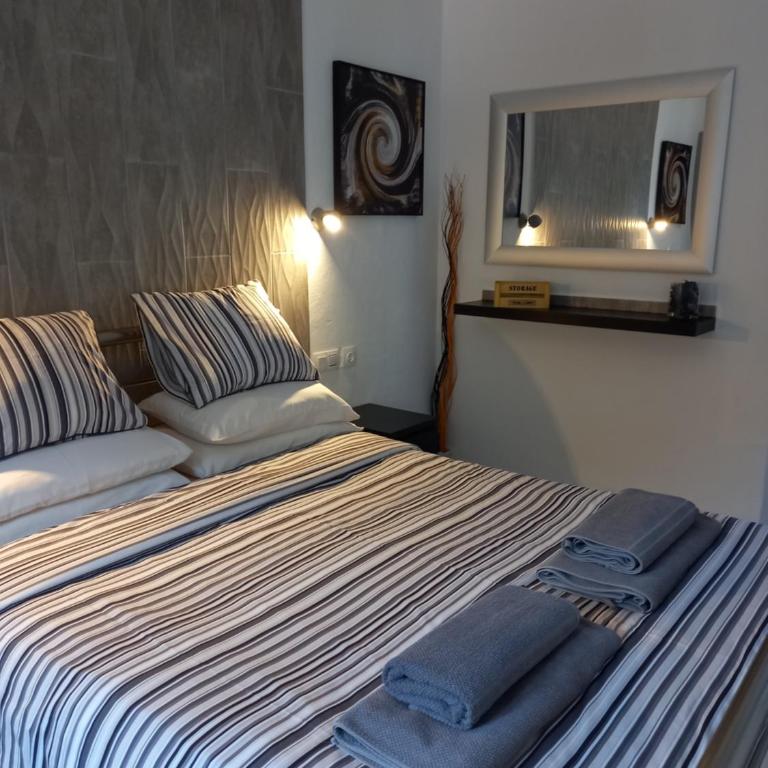 Caleta Holiday Bungalow - Vacation Home - 1