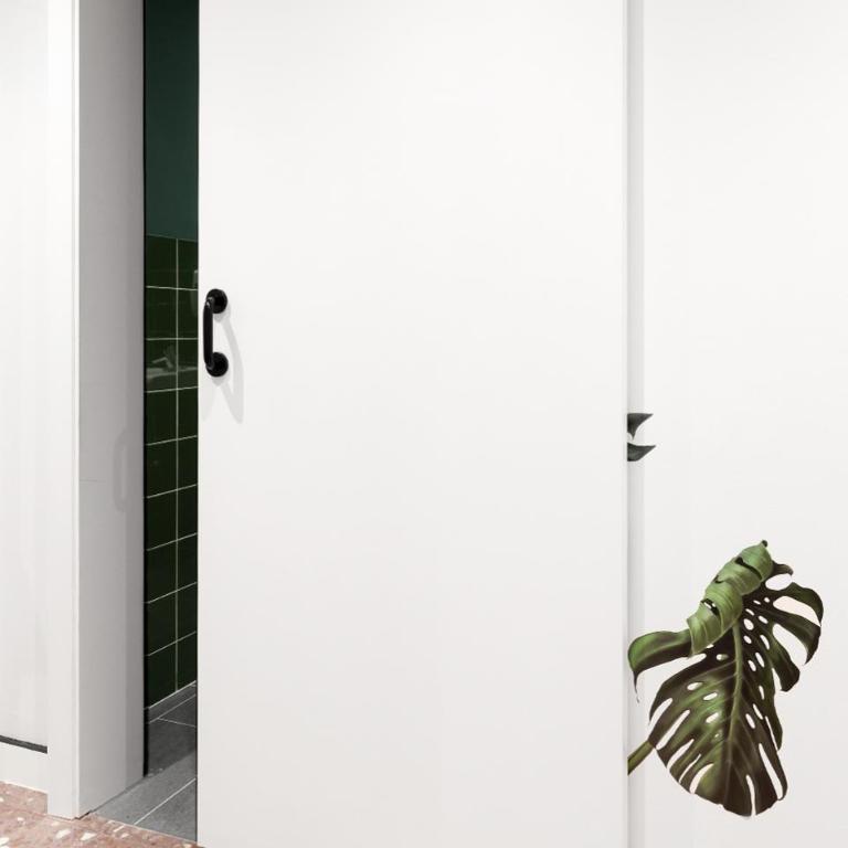 2060 The Newton Hostel - Bed in 8-Bed Mixed Dormitory Room with Shared Bathroom - 8