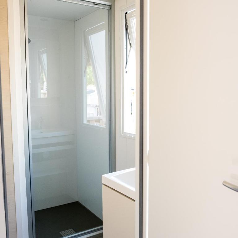 Happy Camp Mobile Homes in Camping Laguna Village - Casa Mobile Premium. - 4