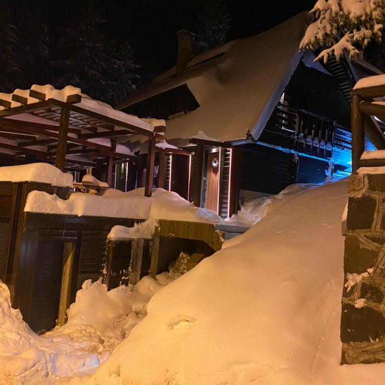 K2 Chalet - Superior Chalet - 2