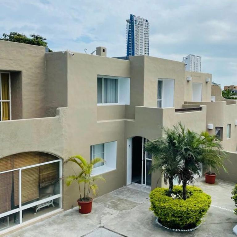 Casa Tonsupa Club del Pacifico - Three-Bedroom House - 1