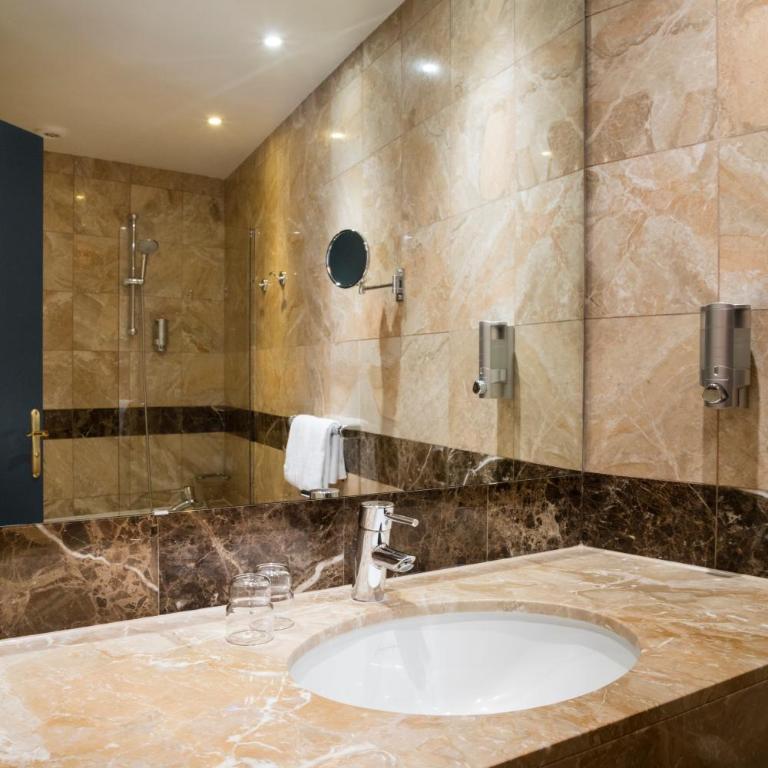 Hôtel Saint Germain - Classic Doppelzimmer mit Badewanne - 4