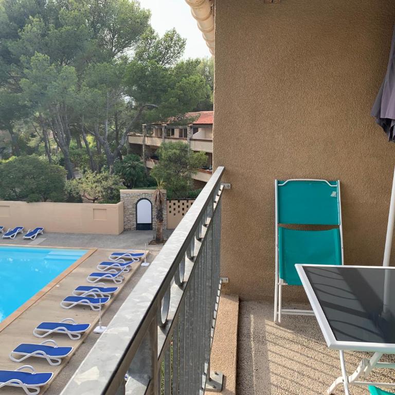 Les Appartements de La Marina - Apartment with Pool View - 13