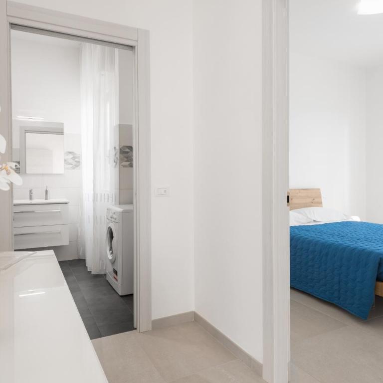 Civico40 Luminoso appartamento con balconi e garage privato - Two-Bedroom Apartment - 14