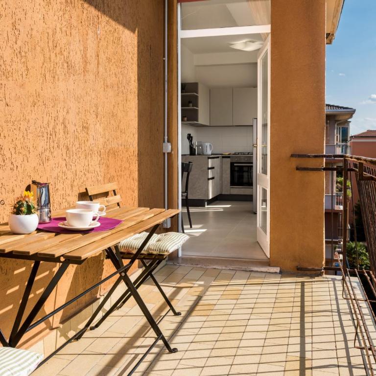 Civico40 Luminoso appartamento con balconi e garage privato - Two-Bedroom Apartment - 26