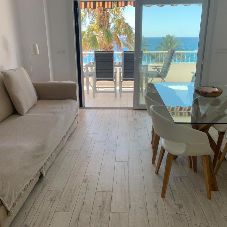 La Herradura junto al mar - Two-Bedroom Apartment - 12
