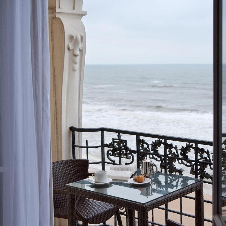 Le Grand Hotel de Cabourg - MGallery Collection - Chambre Double Deluxe avec Balcon - Vue sur Mer - 4
