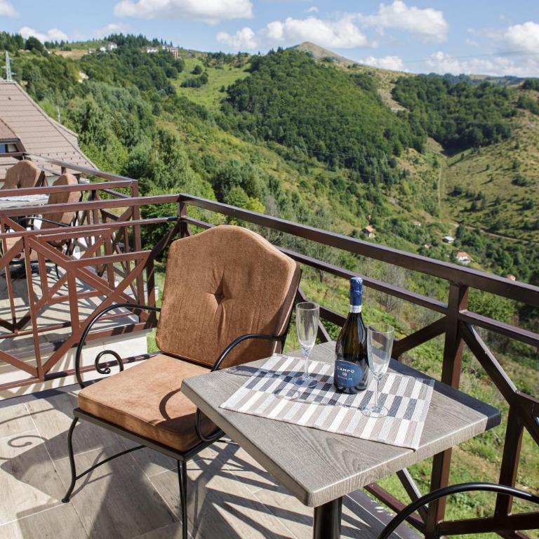 Dvori Sky View E14 Kopaonik - free private parking - Apartman sa 1 Spavaćom Sobom - 2