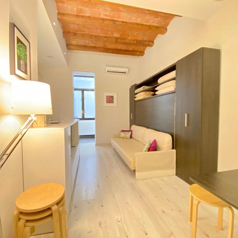 True Design in Heart of Noble BCN - Estudio - 1