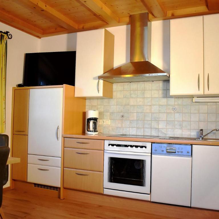 Ferienwohnung Saalbach Fieberbrunn - Two-Bedroom Apartment with terrace TOP 1 - 4