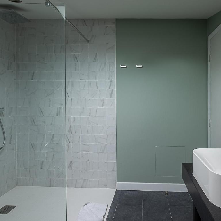 Appartements Emile Fourcand -Your Bordeaux Home - Baudelaire Apartment with three Bedrooms and Terrace - 11
