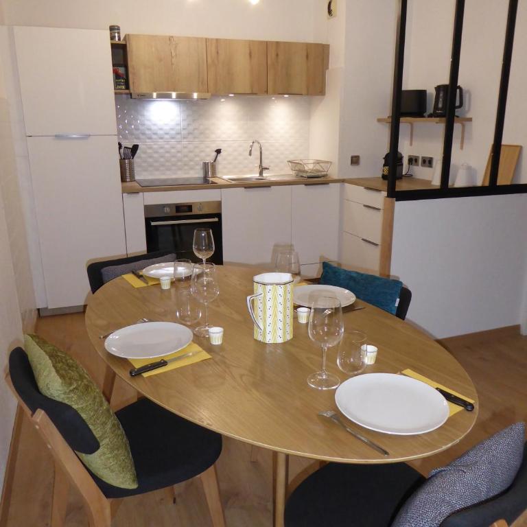ALPINES 2 /près du funiculaire et gare sncf-garage privé-terrasse sud-46m2 - Appartement 1 Chambre - 2