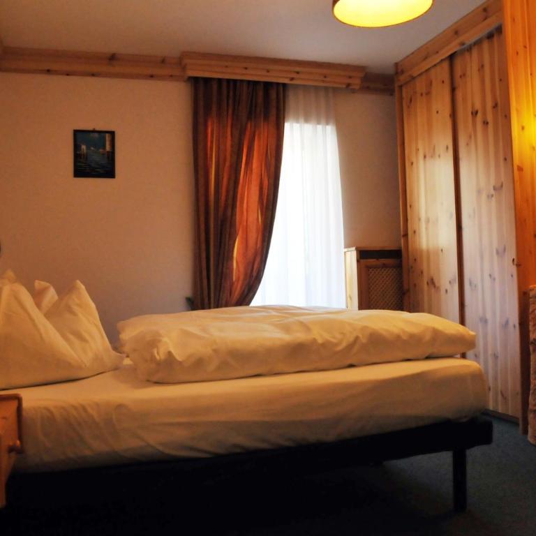 Hotel Ciamol - Camera Matrimoniale - 5
