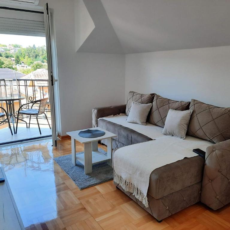 Oggy Apartment - One-Bedroom Apartment - 23