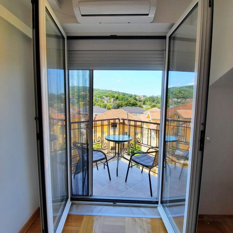Oggy Apartment - One-Bedroom Apartment - 25