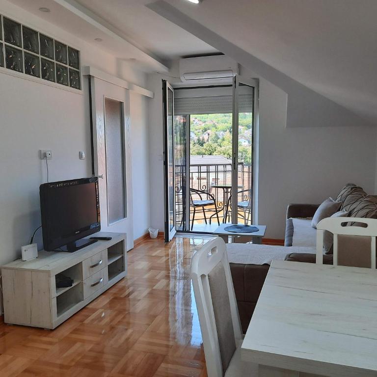 Oggy Apartment - One-Bedroom Apartment - 24
