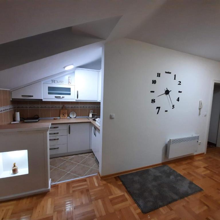 Oggy Apartment - One-Bedroom Apartment - 9