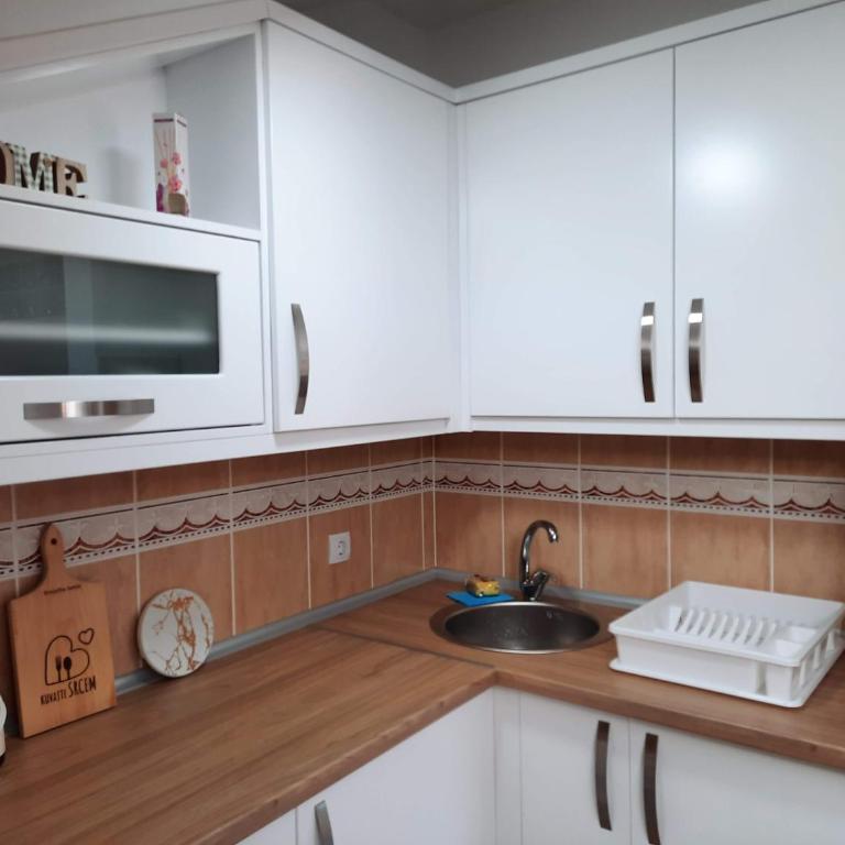 Oggy Apartment - One-Bedroom Apartment - 11