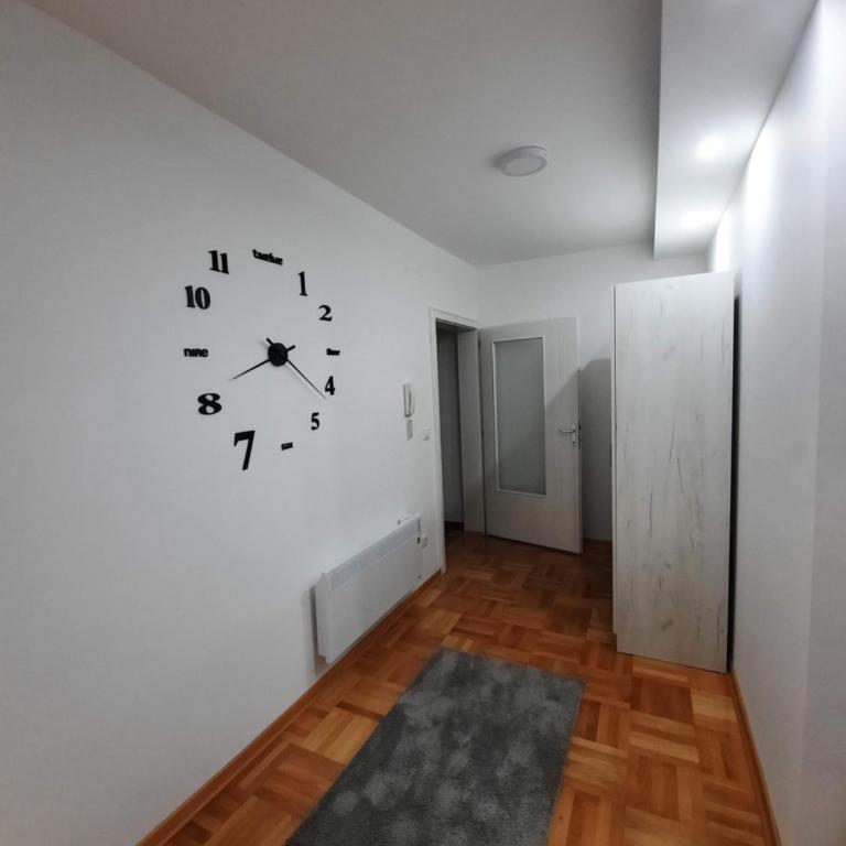 Oggy Apartment - One-Bedroom Apartment - 7