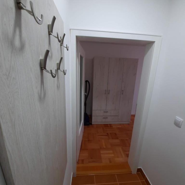 Oggy Apartment - One-Bedroom Apartment - 4