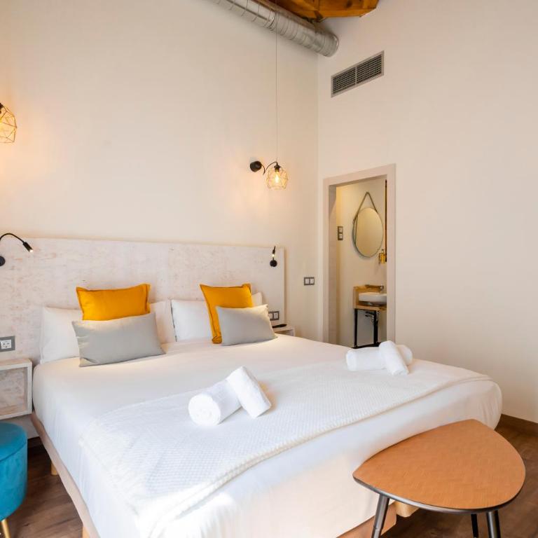 Dobo Azacanes Hostal - Habitación Doble Deluxe con balcón - 2