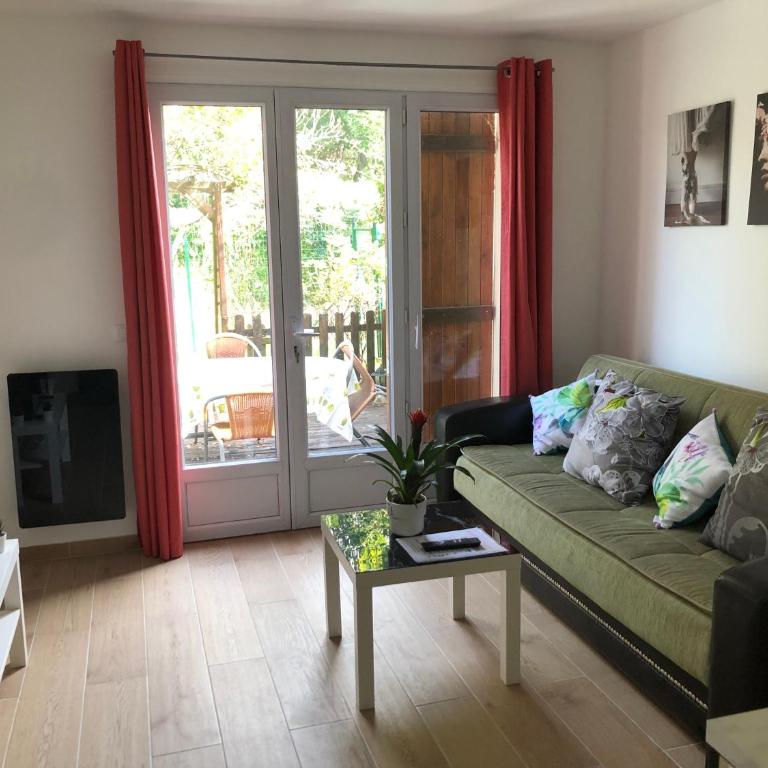 F2 avec terrasse - One-Bedroom Apartment - 2