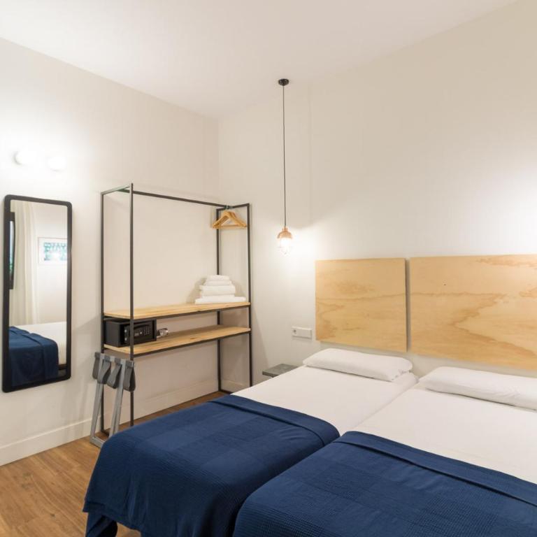 Magatzem 128 - Twin Room with Patio View - 10