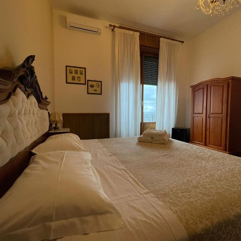 Villa Sara - Habitación Doble con vistas al mar - 12
