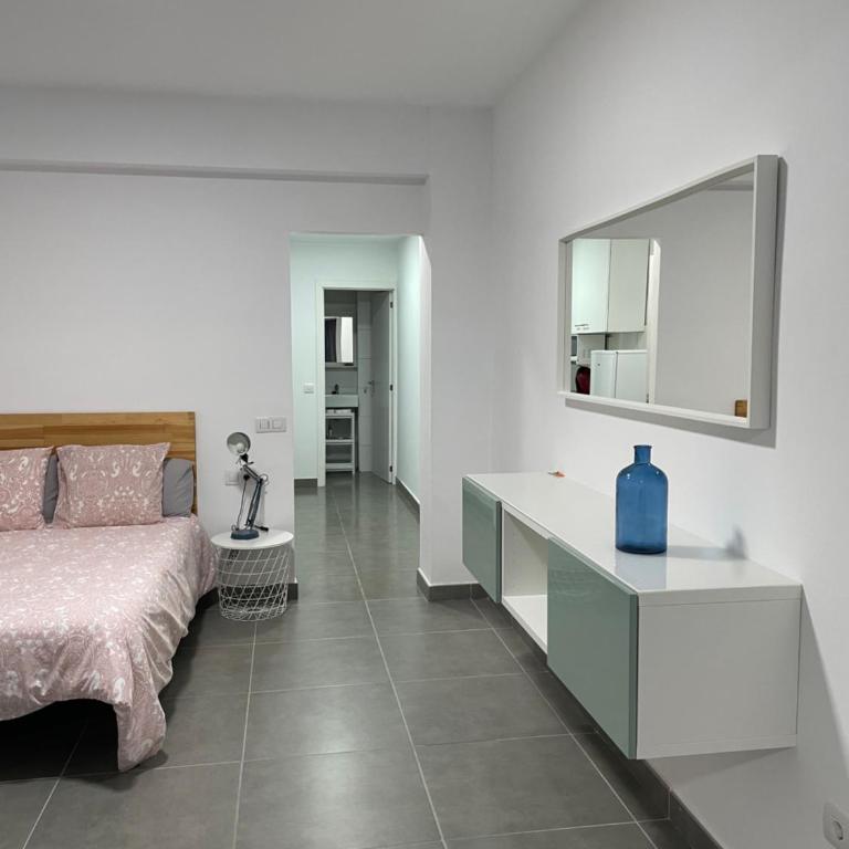 Enjoy Las Canteras - Estudio Deluxe con cama grande - 6
