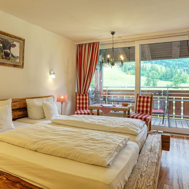 Zum Senn - Hotel Garni - Doppelzimmer mit Balkon - 7